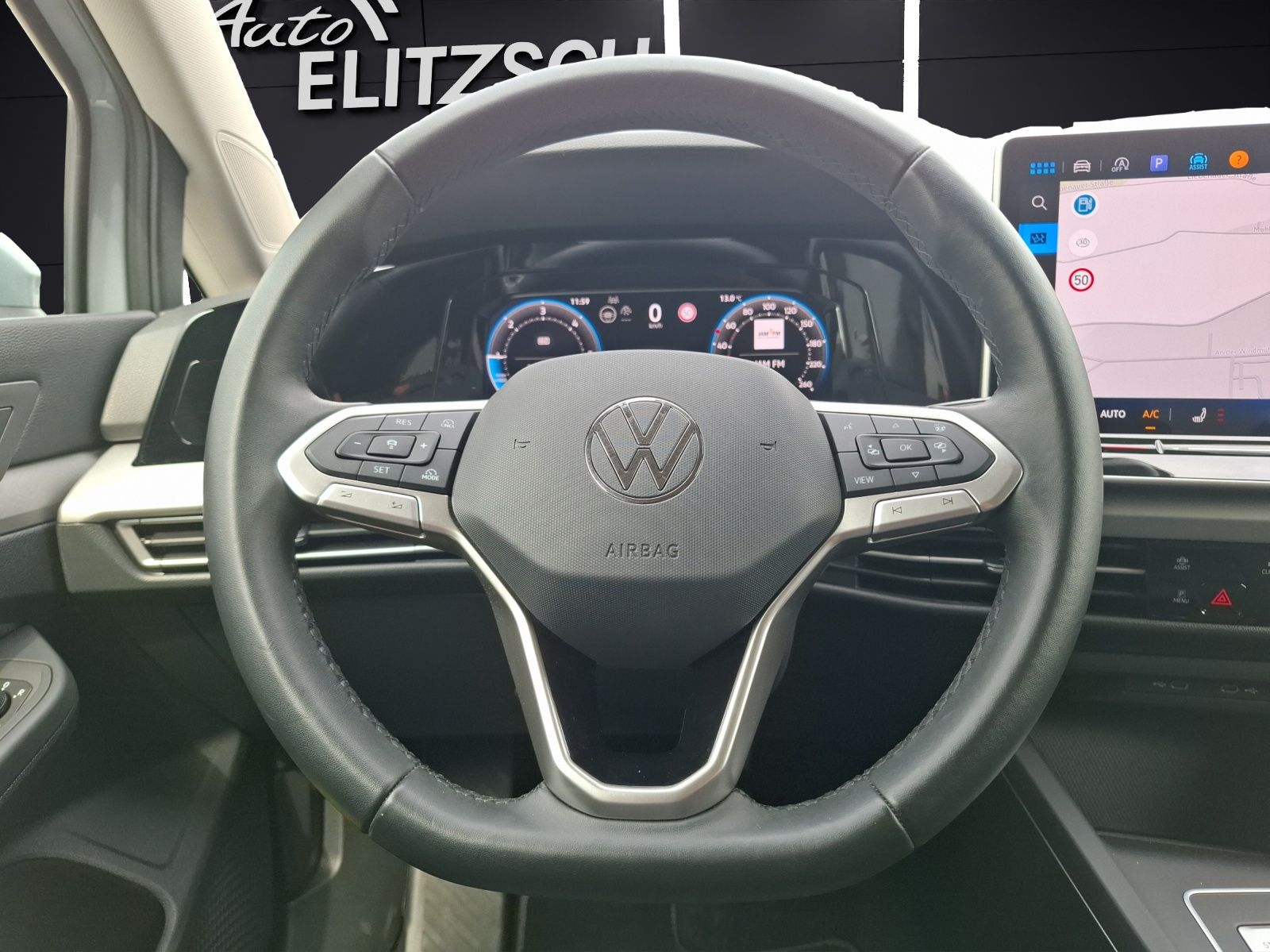 Fahrzeugabbildung Volkswagen Golf VIII Variant TDI Life DSG LED Navi AID HUD