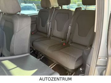 Mercedes V 220 - 12