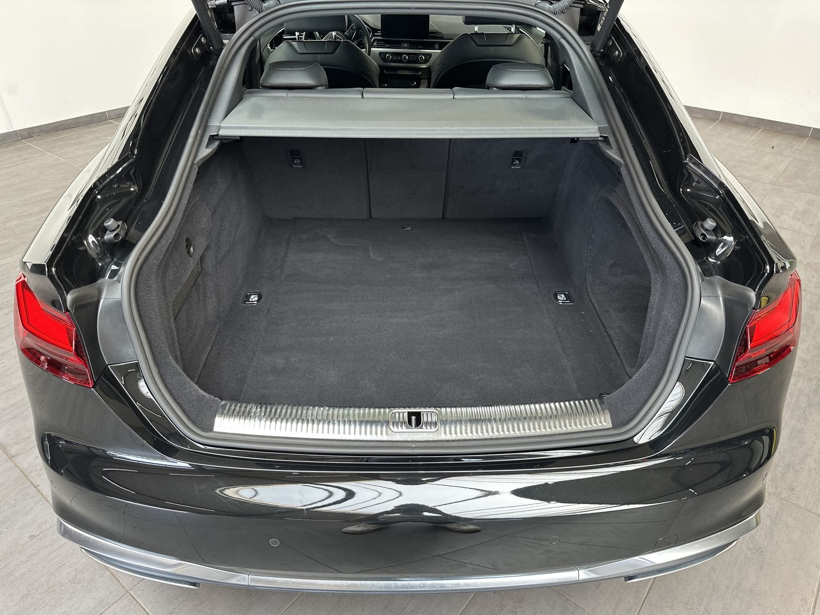 Fahrzeugabbildung Audi A5 SpB 40 TFSI S-Line NAV+LED+ACC+DSP+KAMERA+PP