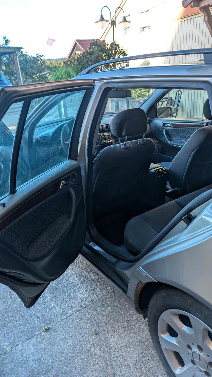 Mercedes-Benz C180 2004 — photo 11
