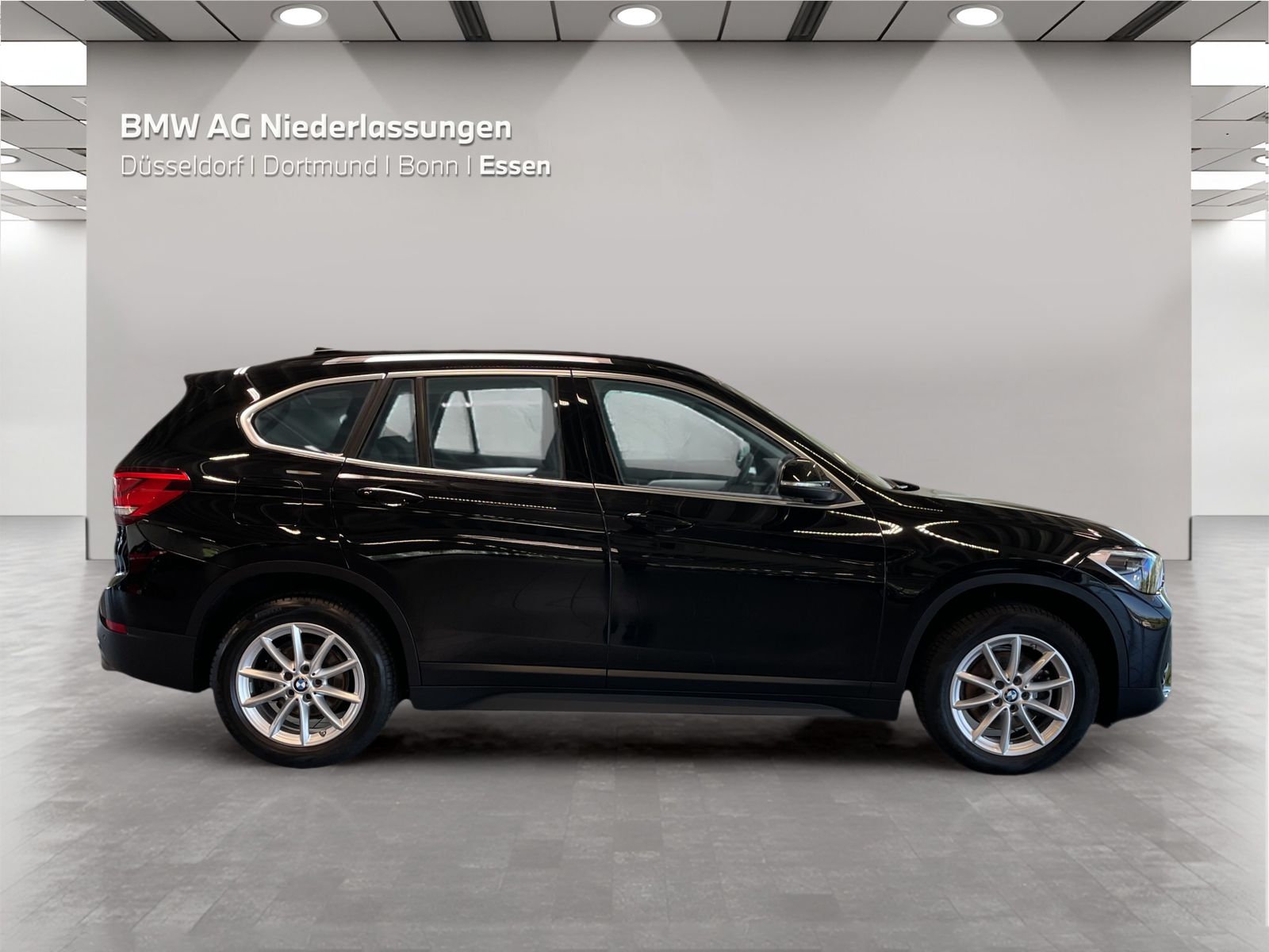 BMW X1 sDrive18d Navi Parkassist Pano.Dach LED foto 4