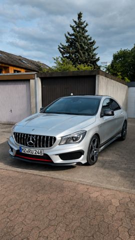 MERCEDES-BENZ CLA 250 DCT 4MATIC AMG Line 