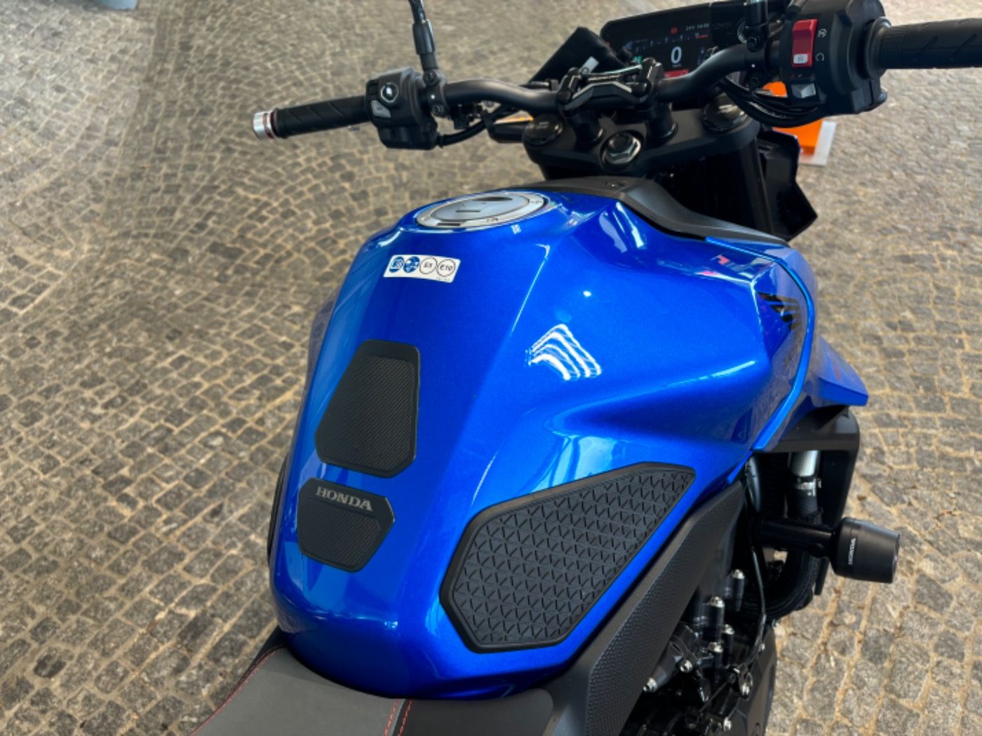 Fahrzeugabbildung Honda CB 750 Hornet 25 Honda Pakete verbaut, Schaltass