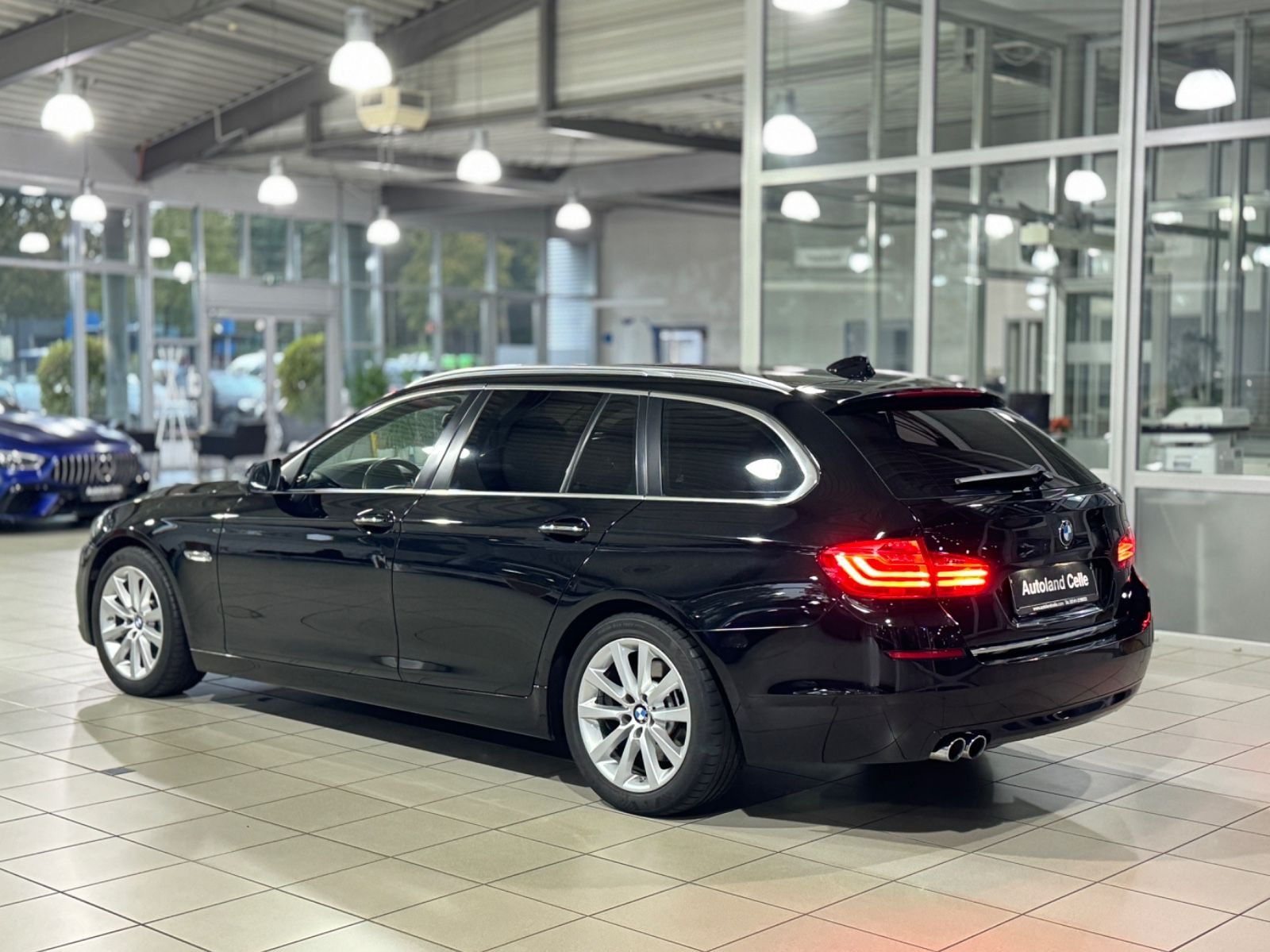 Fahrzeugabbildung BMW 520d HiFi NaviPro PDC Sitzhzg Lordos Sportsitz