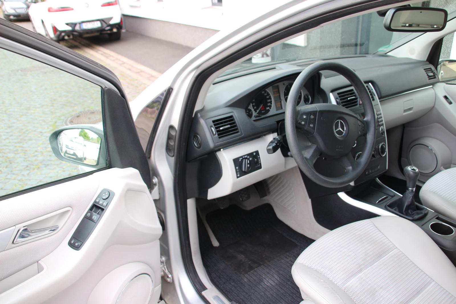 Mercedes-Benz B170 2008 — photo 10
