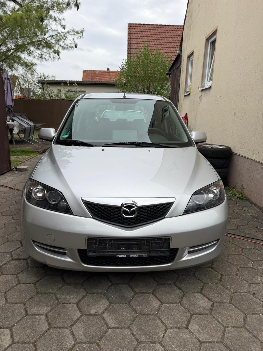 Mazda 2 Lim. 1.4 Active Tüv Neu