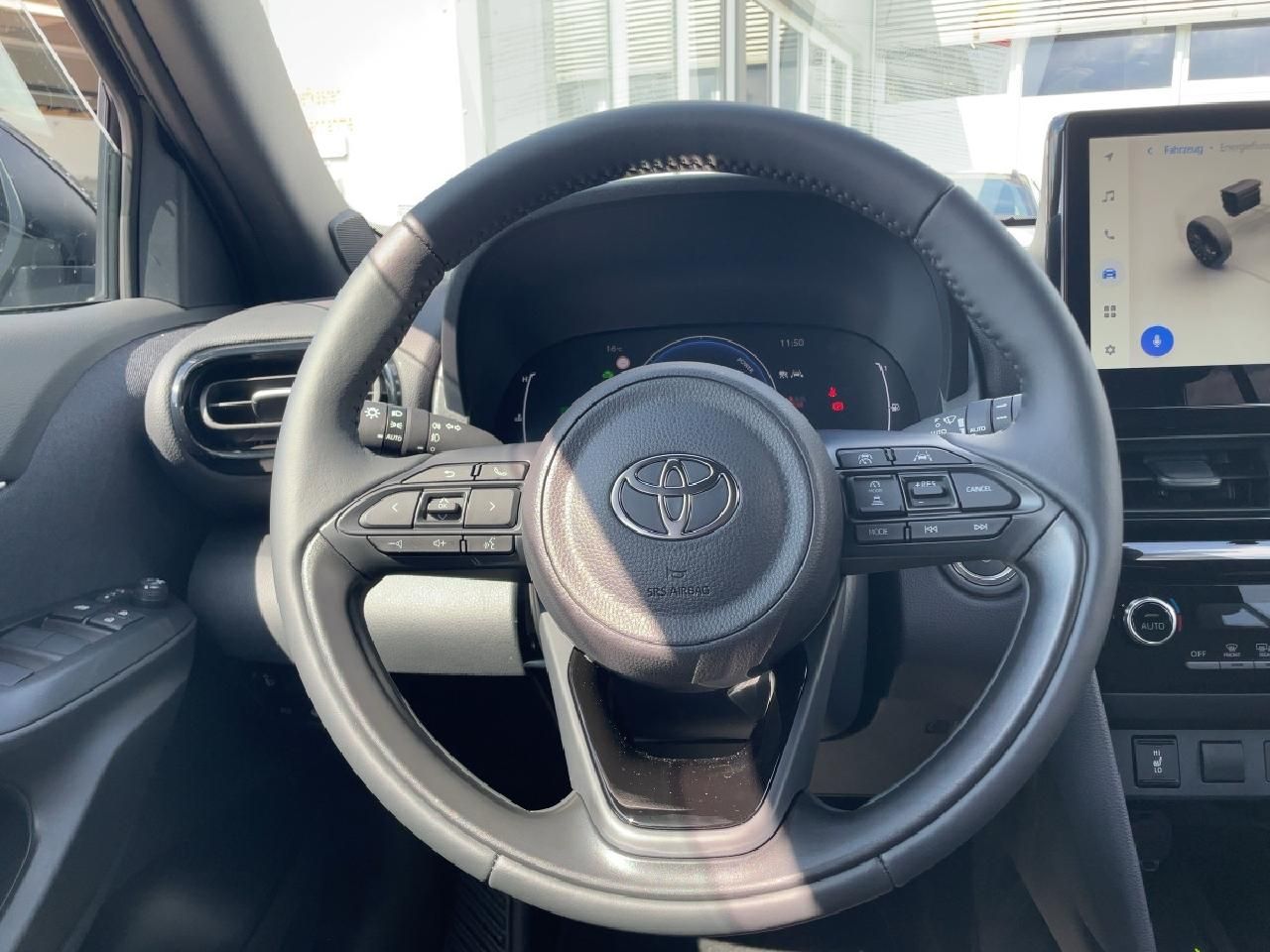 Fahrzeugabbildung Toyota Yaris Cross Hybrid 130PS Team D + Safety + Winte