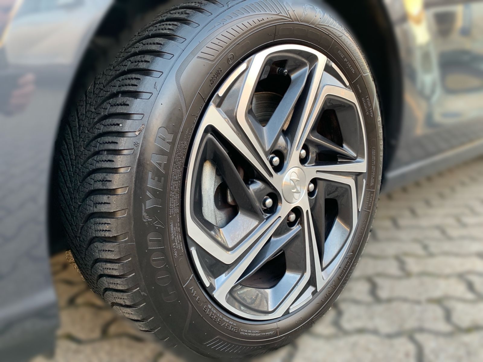 Fahrzeugabbildung Hyundai i30 Kombi 1.0 T-GDI 7-DCT Edition 30