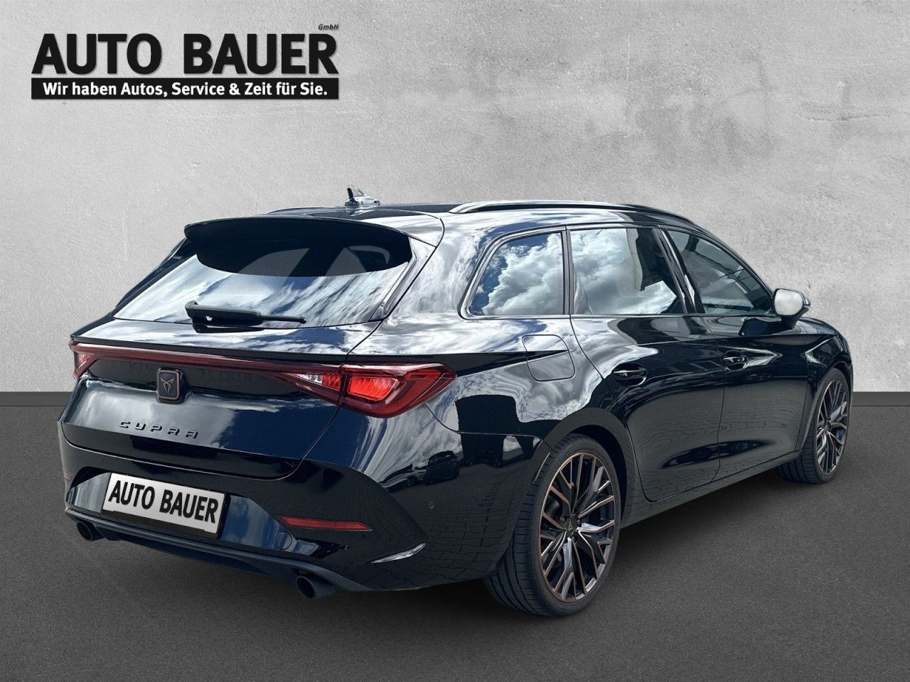 Fahrzeugabbildung CUPRA Leon VZ Sportstourer 2.0 TSI 245 PS DSG - mit KI generiert/bearbeitet