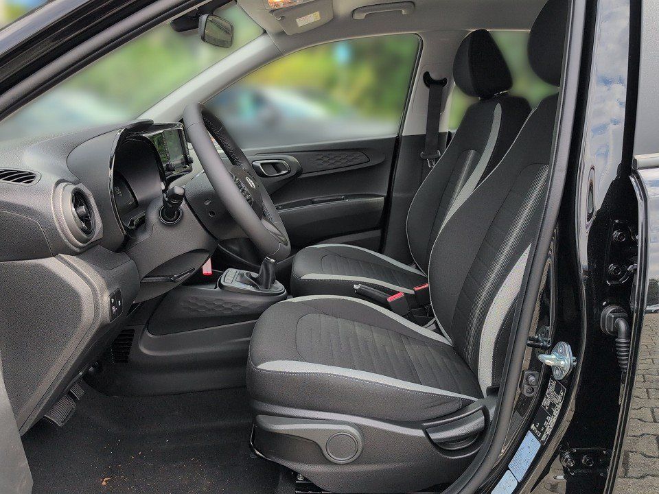 Fahrzeugabbildung Hyundai i10 1.0 (FL) TREND AUT++NAVI++KLIMA++CARPLAY++BT