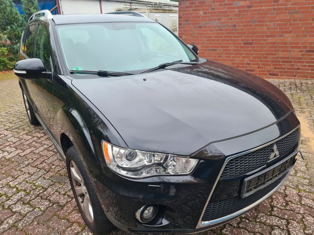 Mitsubishi Outlander 2.2 DI-D Intense 4WD TC-SST Intense