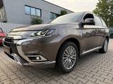 Mitsubishi Outlander PHEV Intro Edition 4WD 65Tkm * AHK * - : Braun, Plug-In Hybrid, Geländewagen