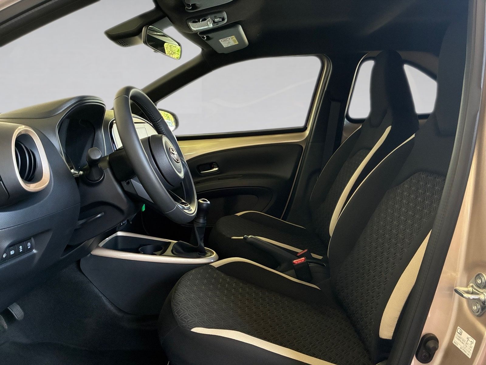 Fahrzeugabbildung Toyota Aygo 1.0 Teamplayer Kamera,Navi,SHZ,ACC,PDC,FLA