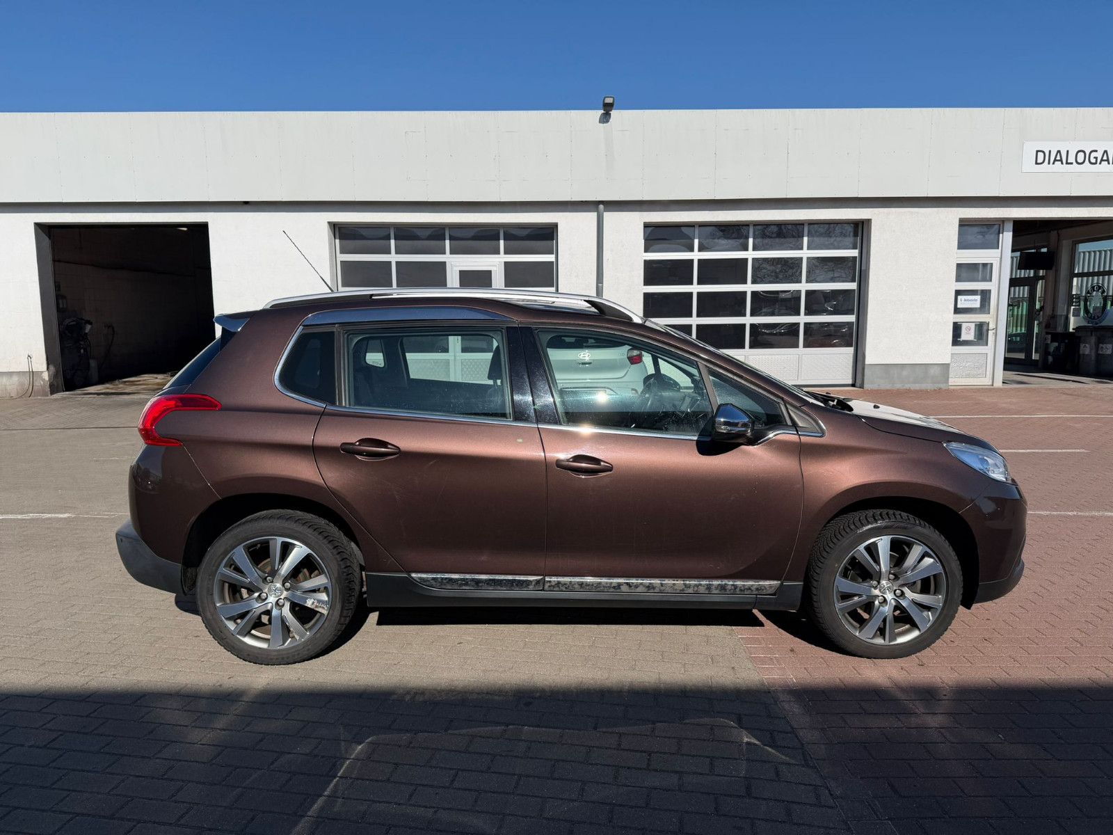 Fahrzeugabbildung Peugeot 2008 Allure