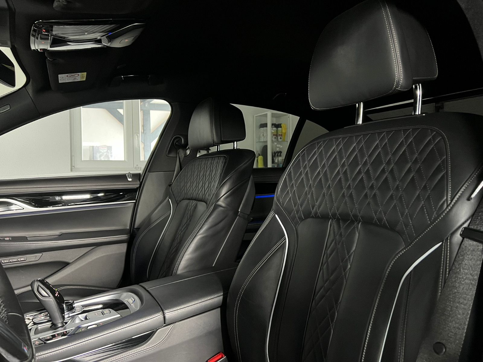 Fahrzeugabbildung BMW 750 d xDrive M SPORT/LASER/EXECUTIVE PRO/FROZEN