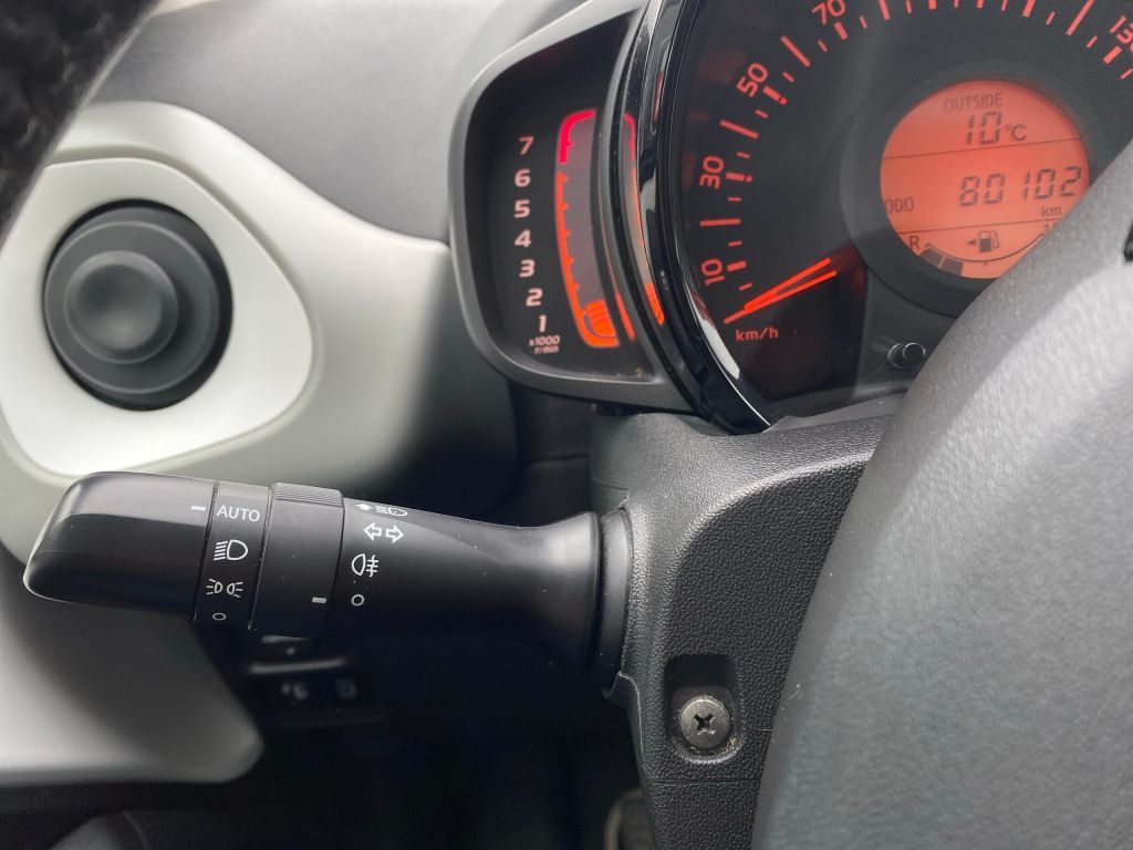 Fahrzeugabbildung Citroën C1 VTi 68 Shine Edition *Klima*Mirrorsceen*Cam*