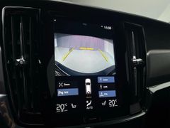 VOLVO V90 Pro T4 Mom.Pro Leder Navi LED ACC Kam.