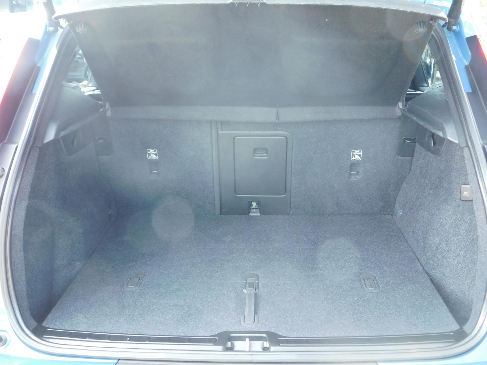 Fahrzeugabbildung Volvo XC40 B3 Core "ACC, 19-Zoll"