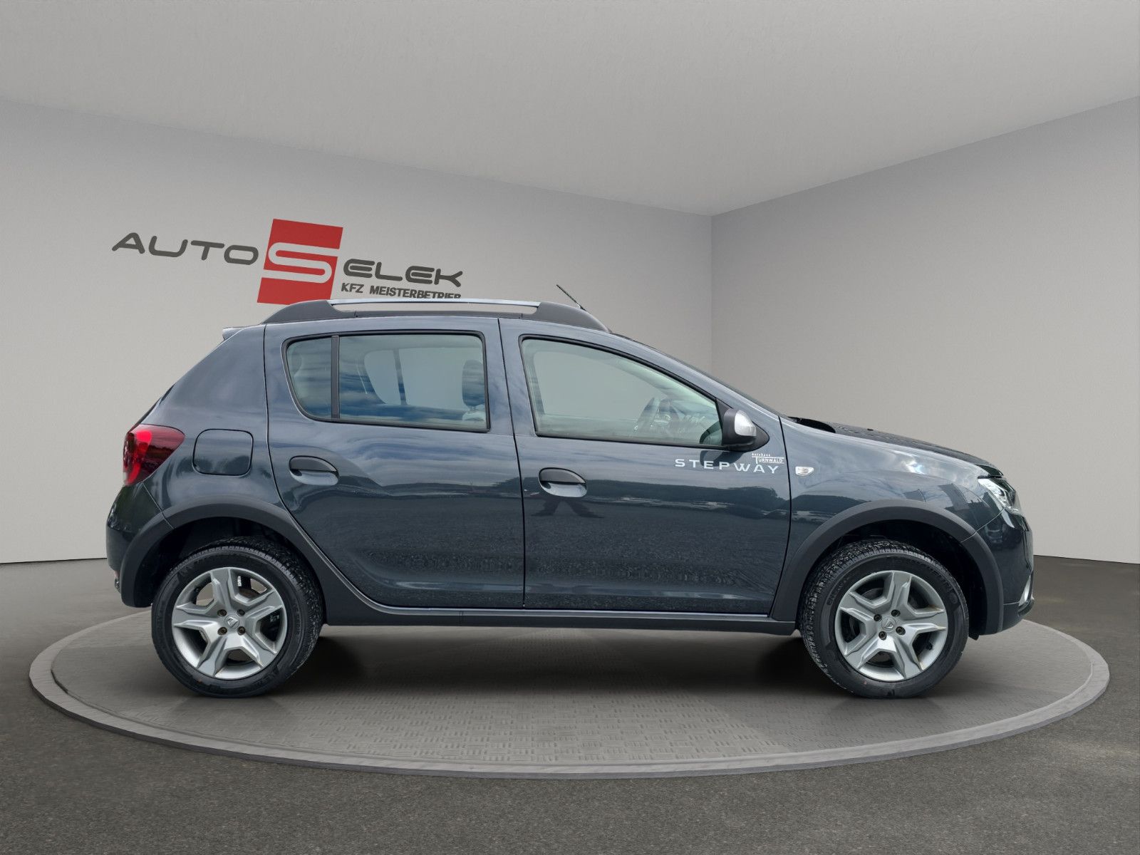 Fahrzeugabbildung Dacia Sandero II Stepway Prestige Kamera Navi Media