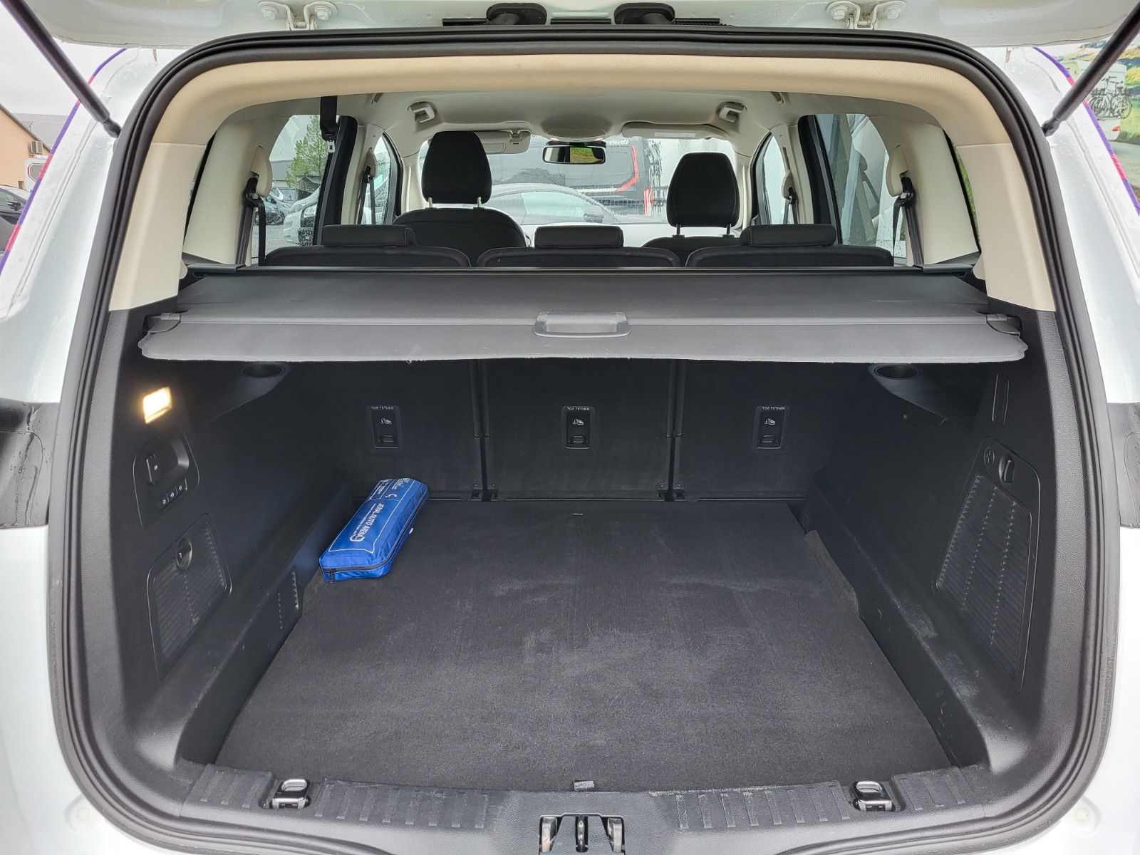 Fahrzeugabbildung Ford S-Max S-MAX Business Autom., Standheizung