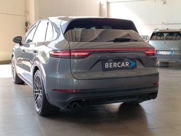 Porsche Cayenne - 6