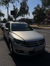Volkswagen VW Tiguan Sportline 1,4 TSI 122 PS Bj. 201... - Volkswagen Tiguan: Limousine