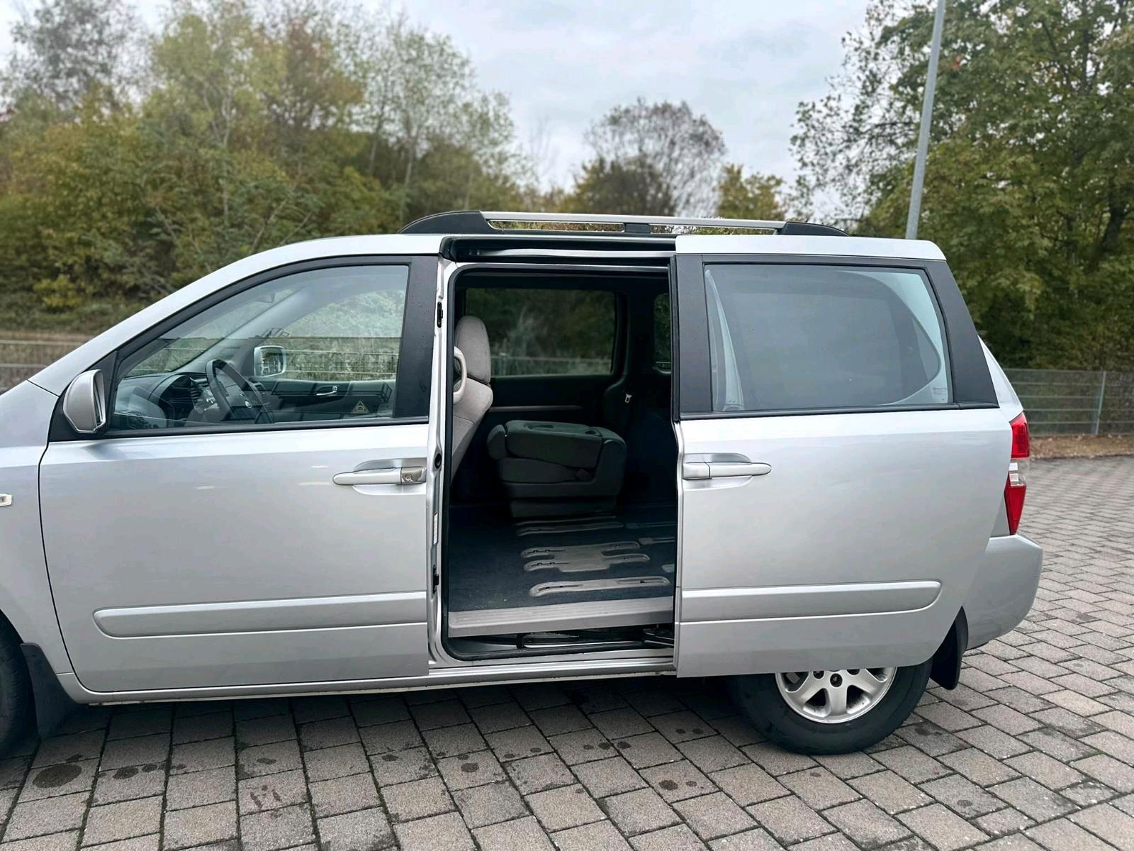 Kia Carnival 2009 — photo 6