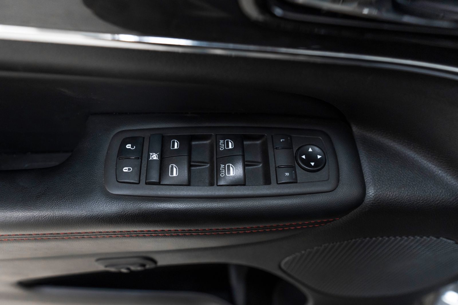 Fahrzeugabbildung Jeep Grand Cherokee Laredo X 3,6L LPG 4X4 KAM PANO