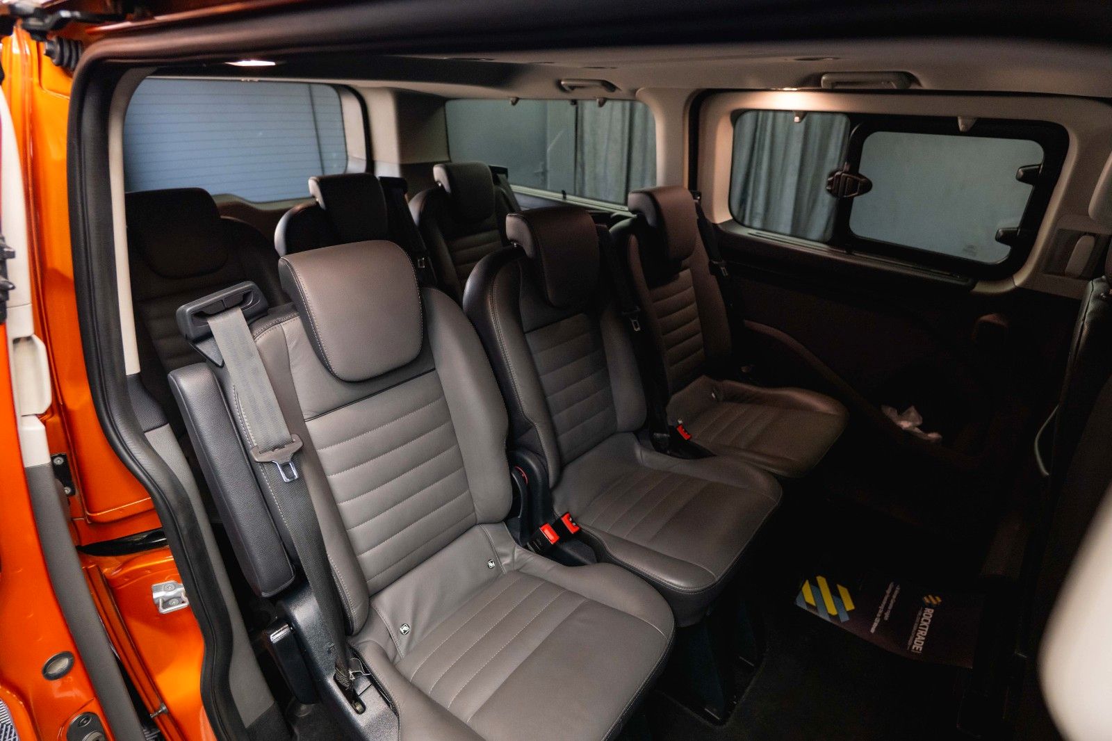 Fahrzeugabbildung Ford Tourneo Custom Kombi 320 L2 Trend Lang 9 Sitze