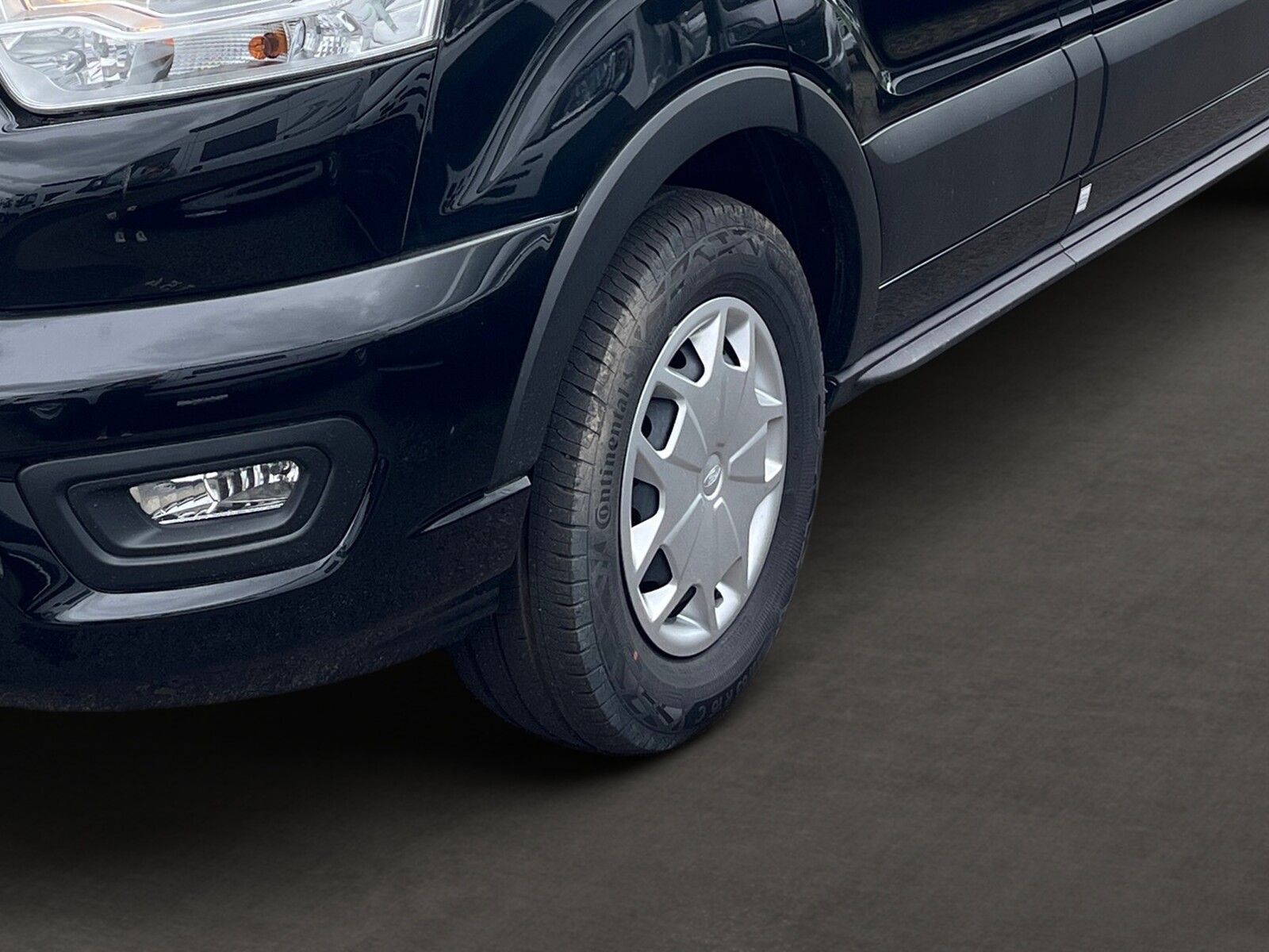 Fahrzeugabbildung Karmann Dexter 4x4 DE 570 AW Klima, RFK, El. Trittstufe