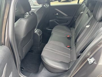 Bild 9 Opel Astra GS AT8/NAVI/SHZ+LHZ/PDC vo+hi+360Cam