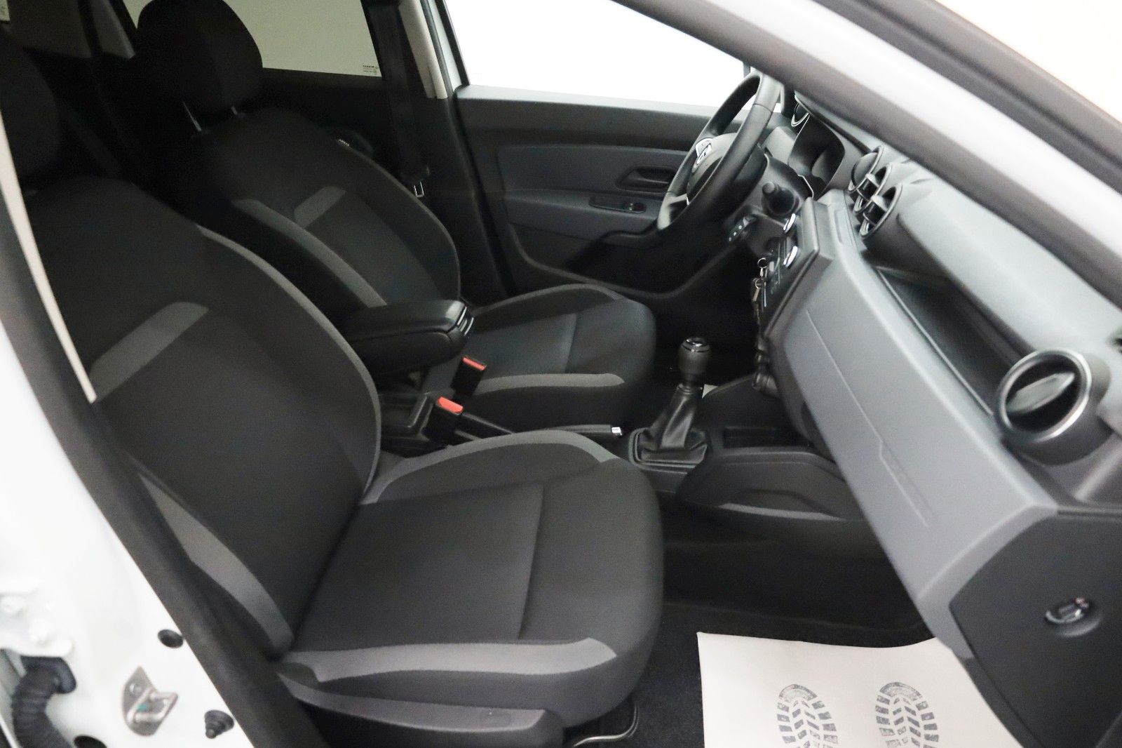 Fahrzeugabbildung Dacia Duster II Deal Klima,8 fach bereift