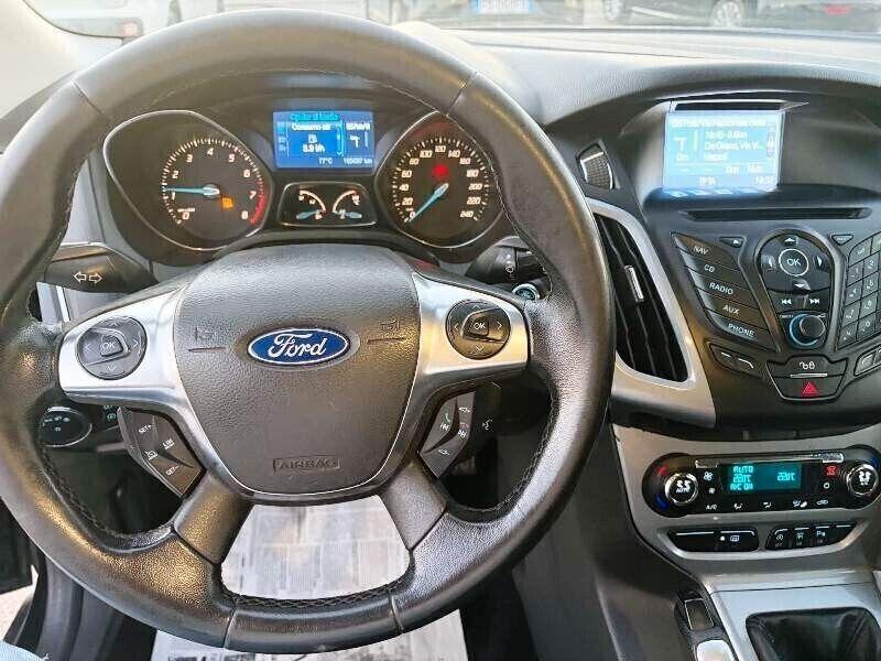 Ford Focus 2012 — фото 12