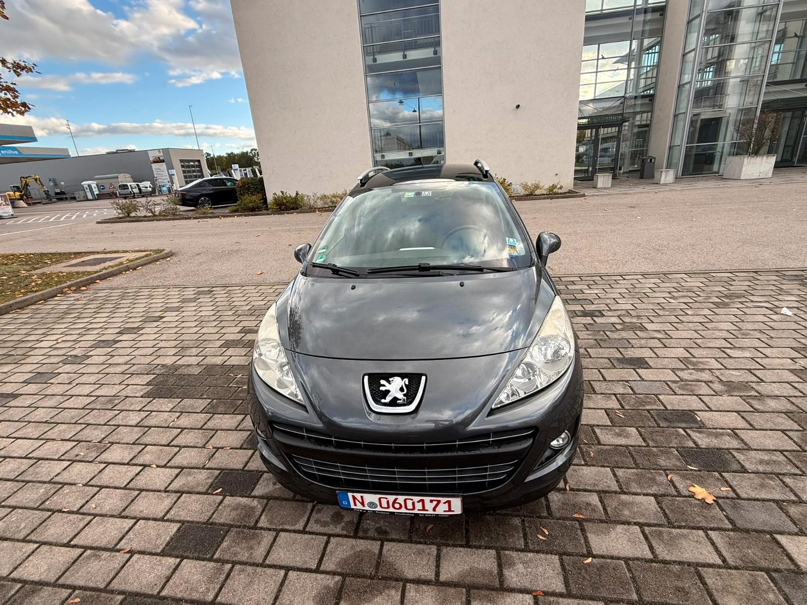 Peugeot 207 2011 — rear view