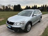 Skoda Octavia Combi Scout 4X4 - Skoda Octavia aus 2009: Scout