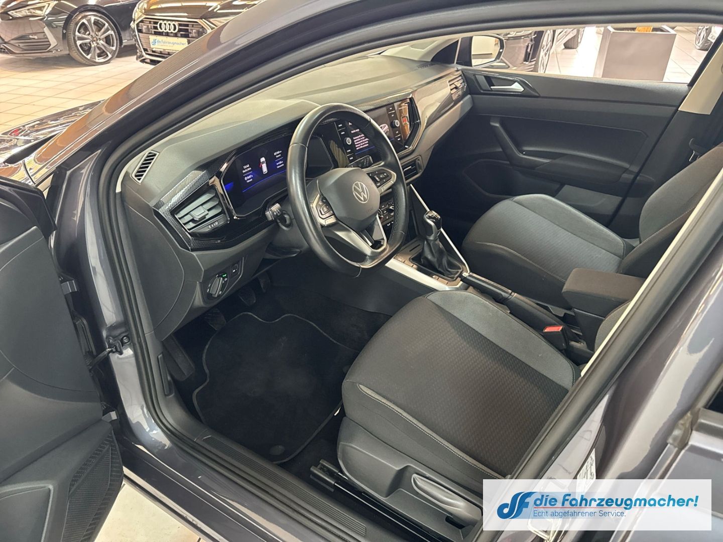 Fahrzeugabbildung Volkswagen Polo VI Life Navi Digitales Cockpit LED ACC Appl