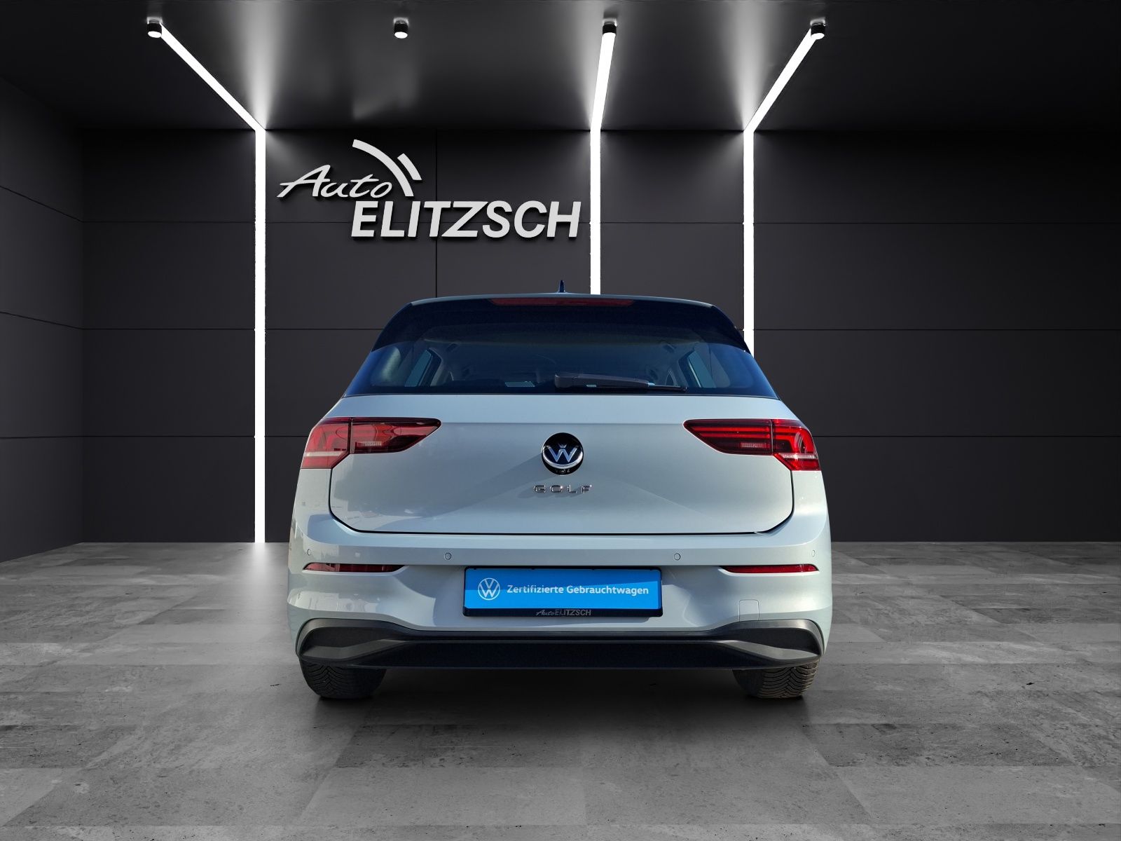 Fahrzeugabbildung Volkswagen Golf VIII TSI Life LED Navi AID ACC RFK HUD SHZ