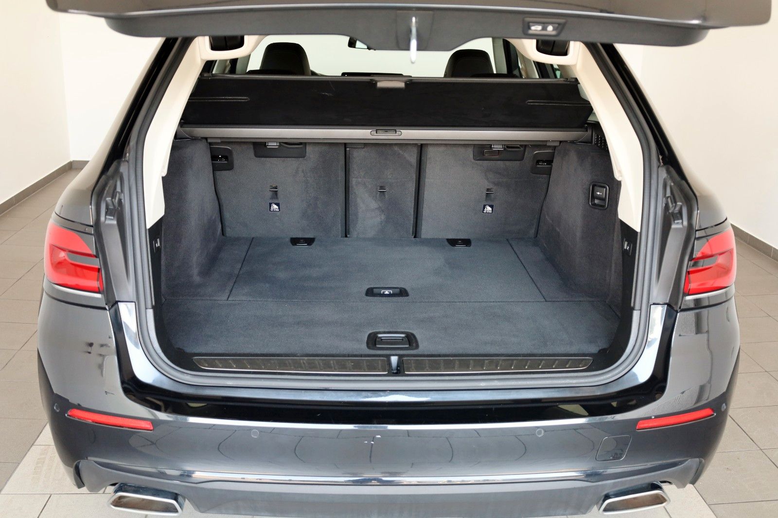 Fahrzeugabbildung BMW 530 d xDrive, Leder,Navi,LED,SH,HUD,Kamera