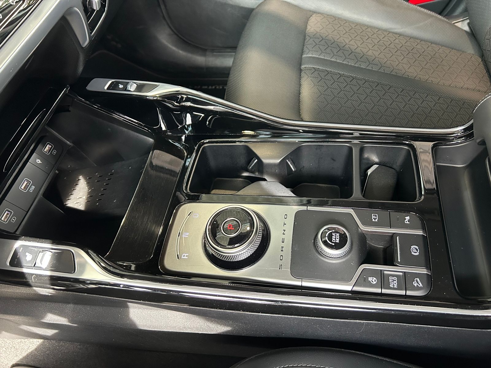 Fahrzeugabbildung Kia Sorento Hybrid HEV Spirit 2WD LEDER LED NAV 19"