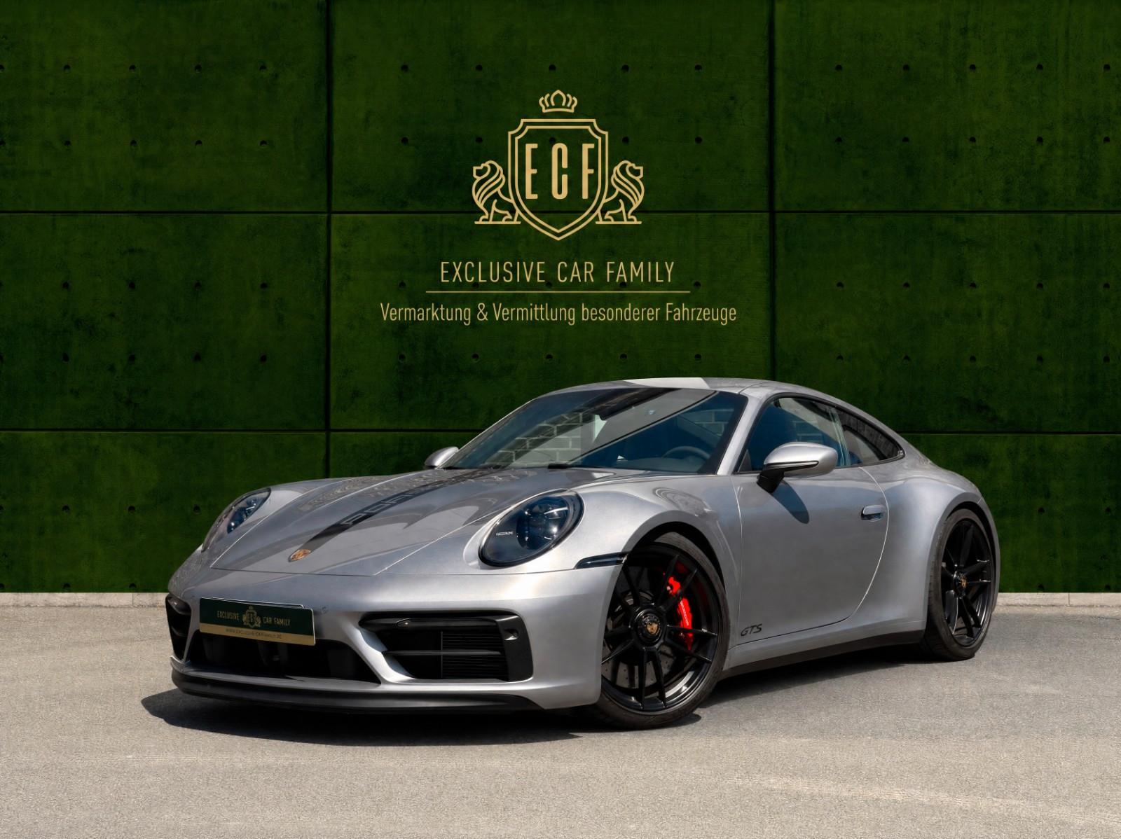 Porsche 992 Carrera 4 GTS - Schale - Pepita - Akrapovic