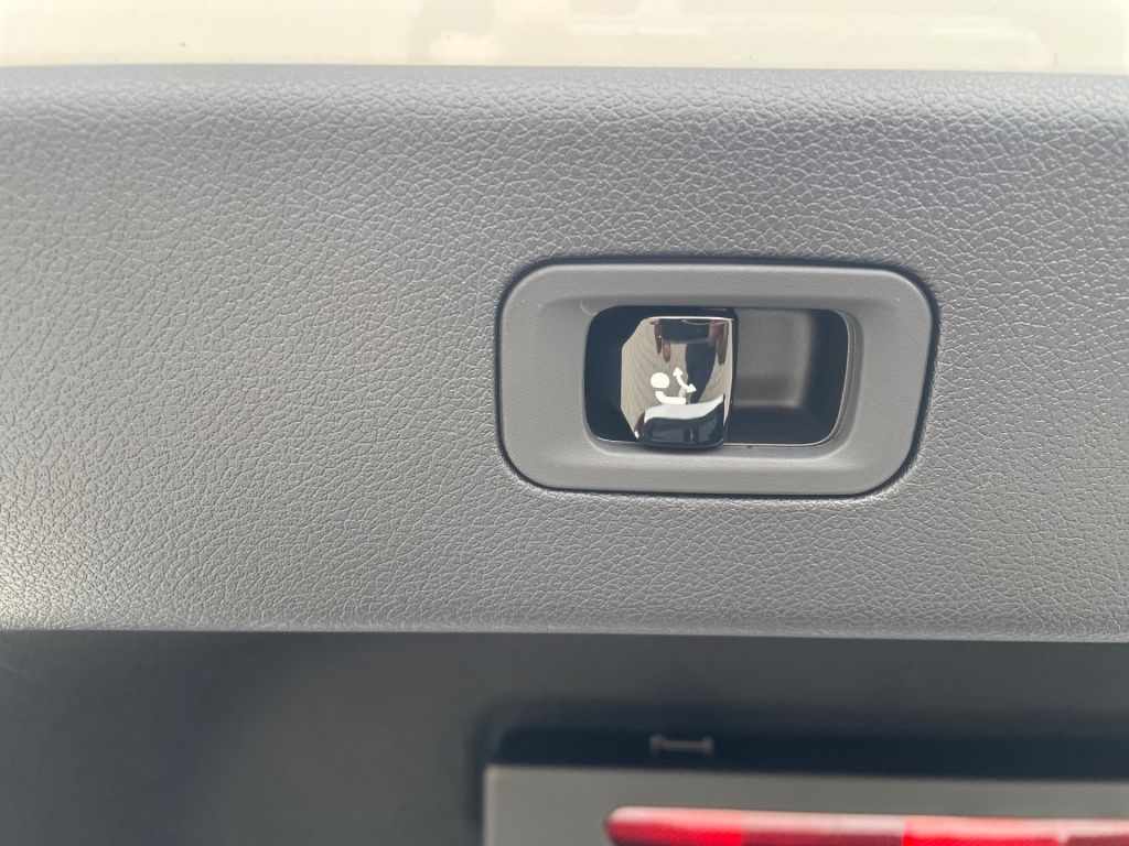 Fahrzeugabbildung Mercedes-Benz CLA 180 +PROGRESSIVE+NIGHT+AHK+MULTIBEAM+KEYLESS