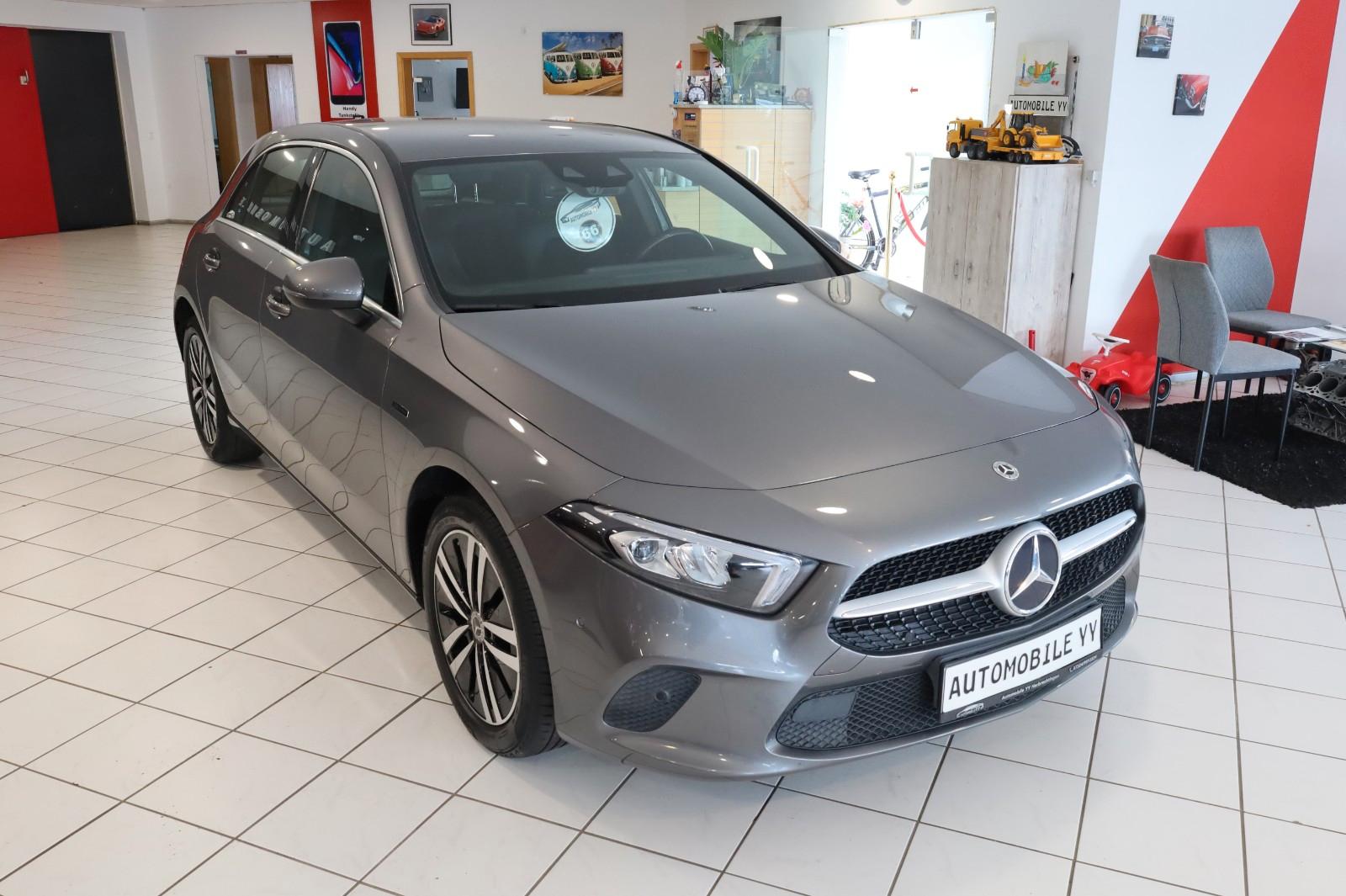 Mercedes-Benz A 250e Sportpaket,LED,Navi,MBUX,Temp,PDC,SHA,F1