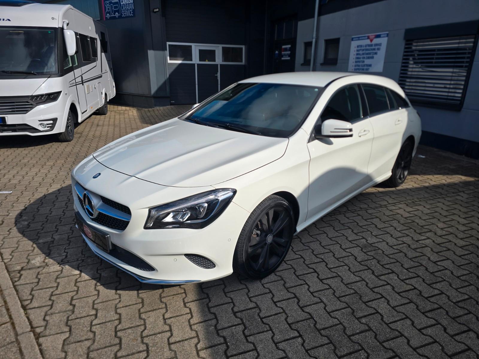 Mercedes-Benz CLA Shooting Brake CLA 180 Score,Navi,PDC,Xenon