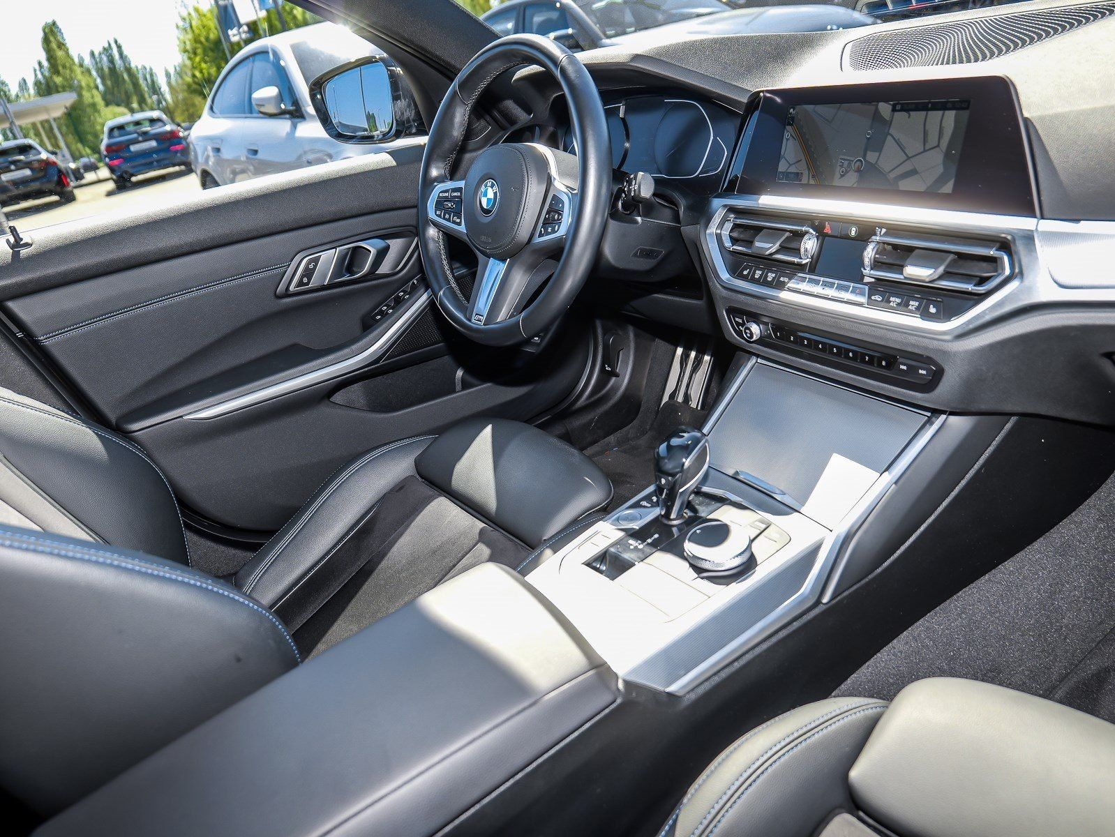 BMW 320i Touring M Sport LC+ Navi RFK HiFi DAB foto 14