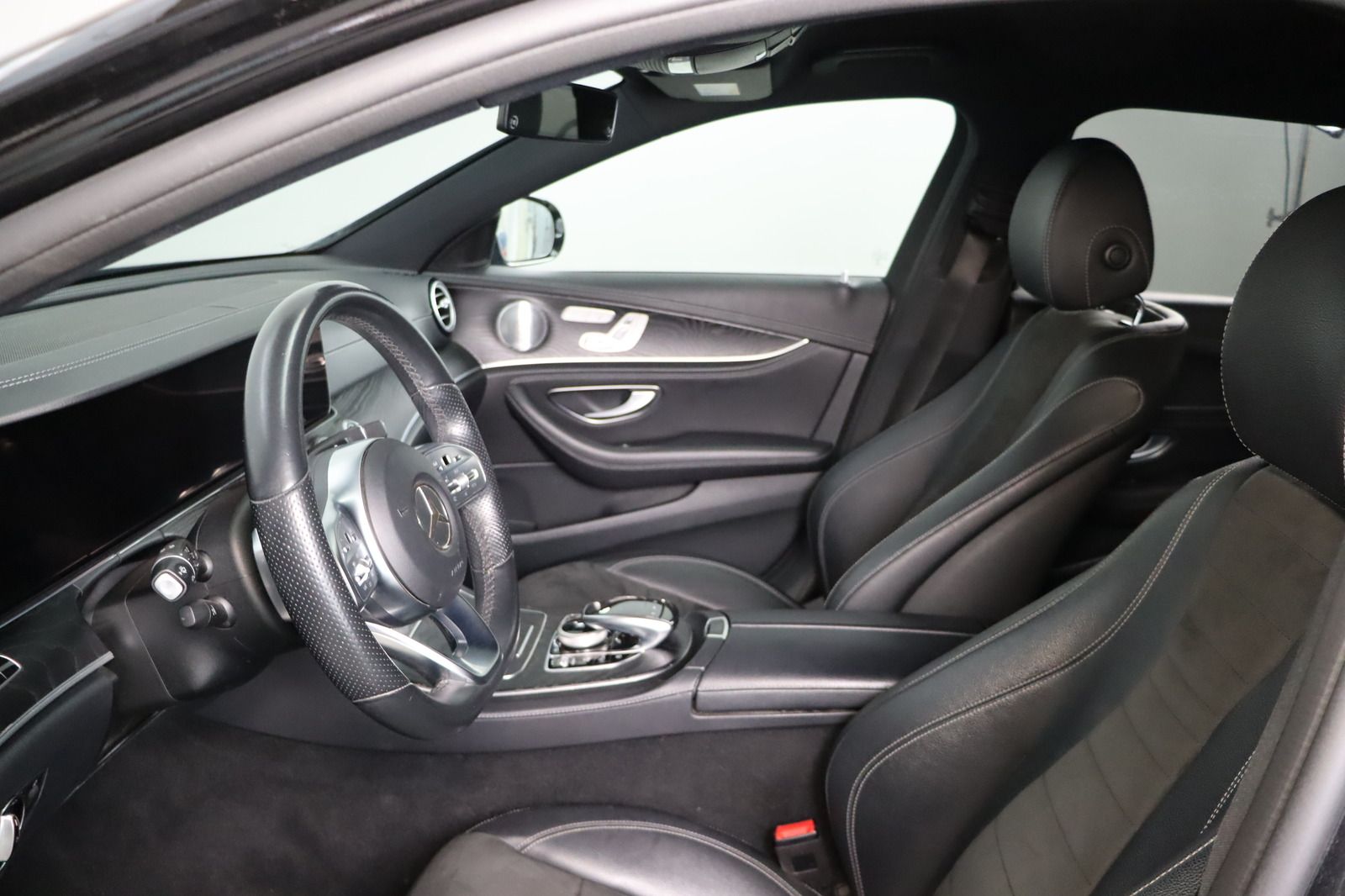 Fahrzeugabbildung Mercedes-Benz E 400 d 4Matic AMG-Paket * Multibeam * 360°