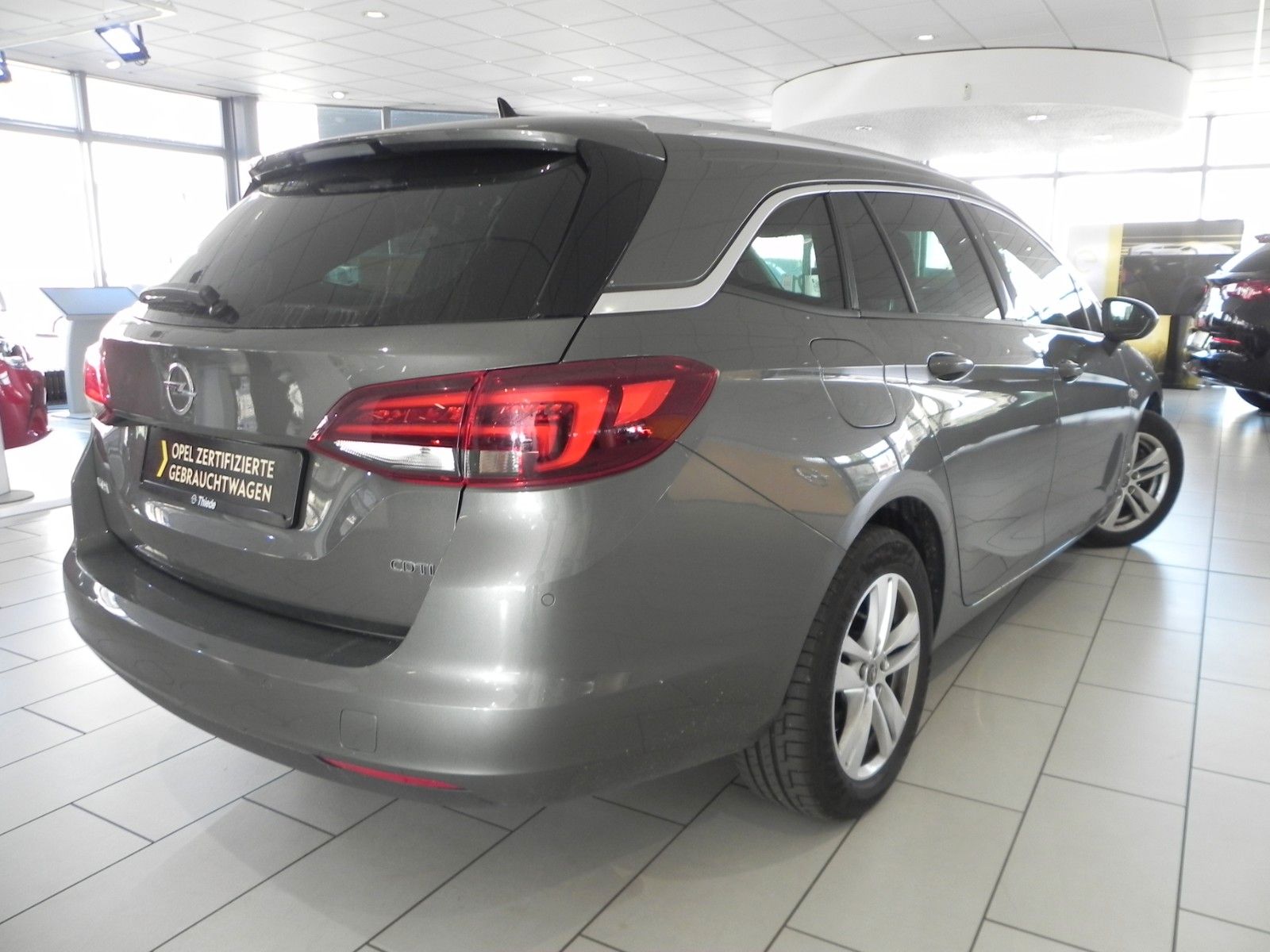 Fahrzeugabbildung Opel Astra ST 1.6D DYNAMIC NAVI/KAMERA/SHZ/ALU/PDC