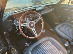 FORD Mustang Cabrio Top Zustand Classic Data 2 400PS FORD Mustang Cabrio Top Zustand Classic Data 2 400PS