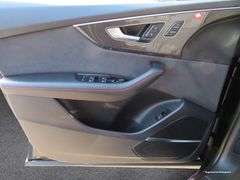 AUDI Q8 50 TDI quattro S-LINE competition plus Matrix AUDI Q8 50 TDI quattro S-LINE competition plus Matrix