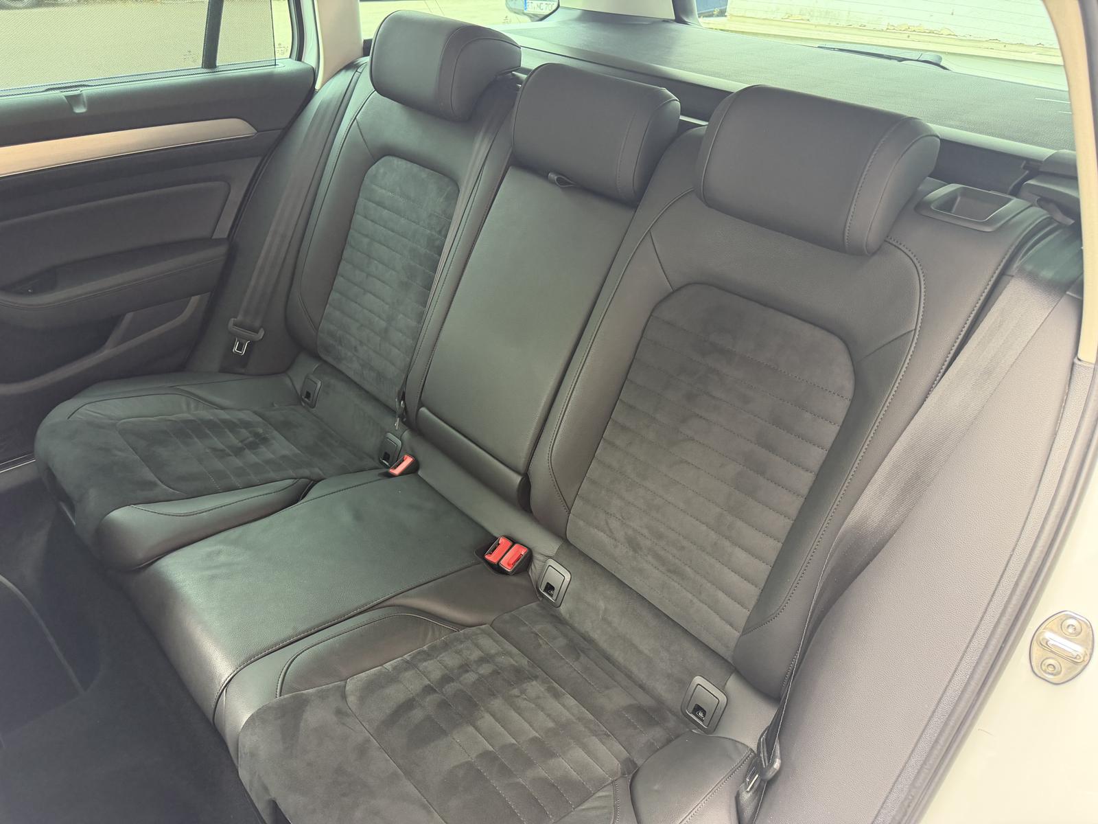 Volkswagen Passat Highline LED ACC Virtual Massage RüKamera