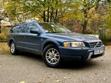 Volvo XC70 2.4D AWD Automatik Momentum (5 Zylinder) - blaue Volvo XC70